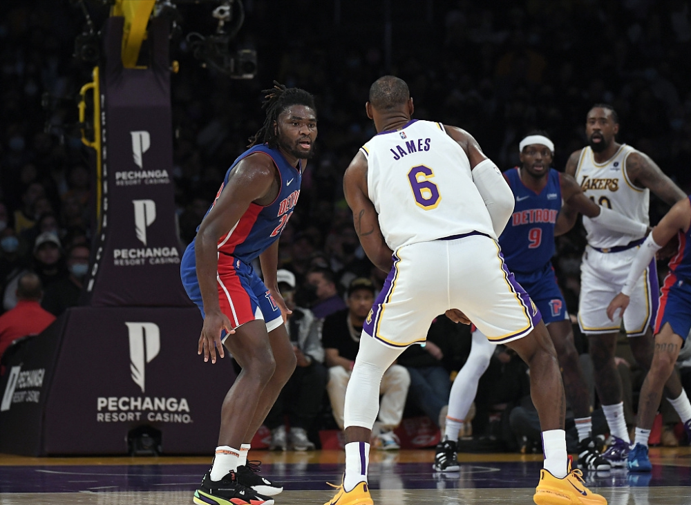 包含里程碑夜！萨克拉门托国王状态回暖，国王杯赛前刷纪录，质疑声仍在，数据趋势出现新变化的词条