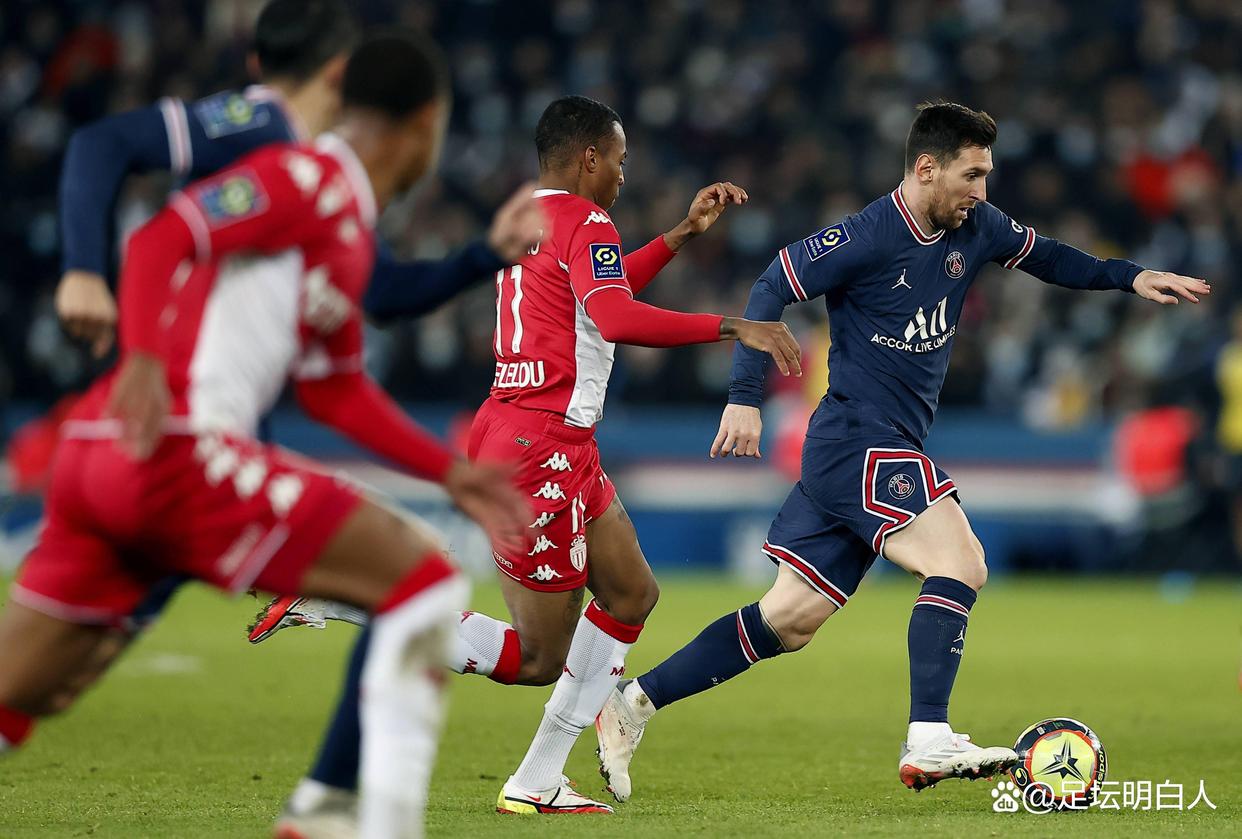 开云棋牌包含法甲关键时刻再迎强敌，巴黎圣日耳曼单刀错失，主帅态度——球迷炸锅，身体对抗强度拉满的词条