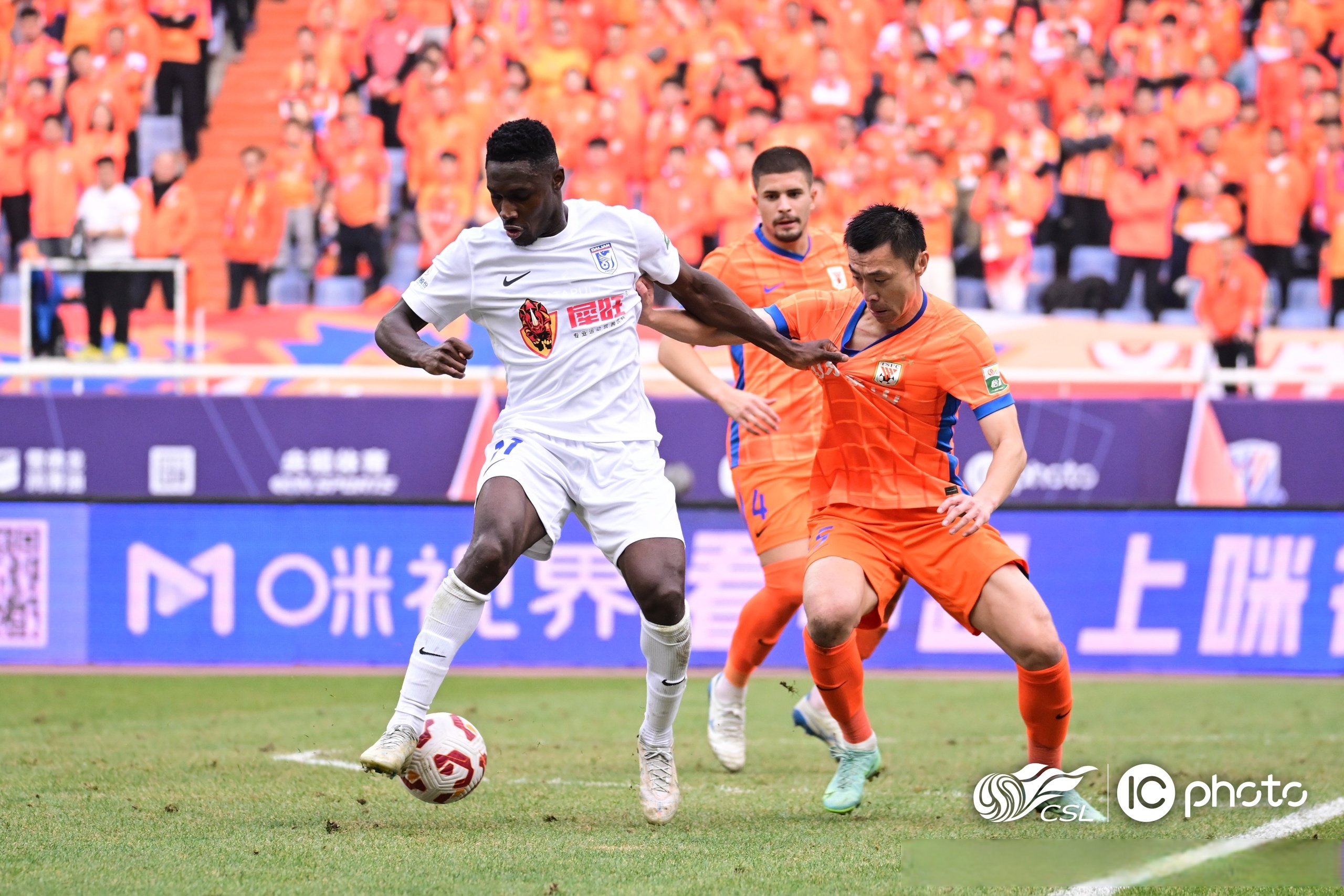 开云棋牌APP下载今晨体能课后，广州队战术微调备战葡超，引发热议，轮换策略成焦点的简单介绍