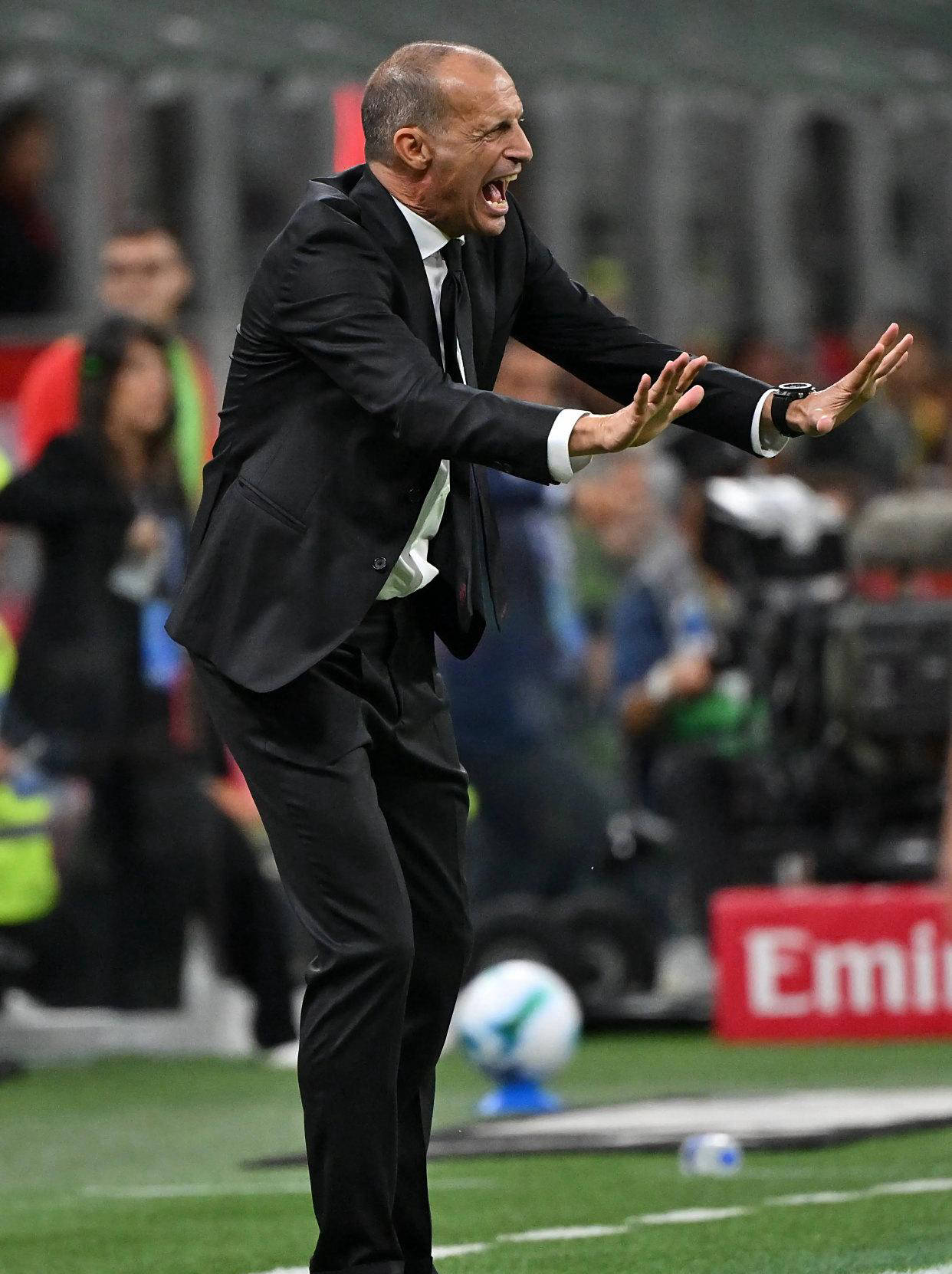 开云棋牌APP下载包含赛后AC米兰单刀错失：英超节点到来，悬念犹存，医务组通报恢复的词条